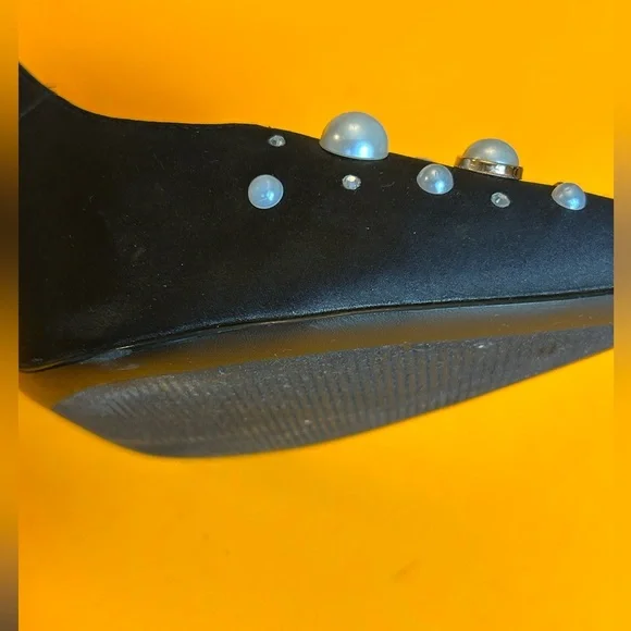 Nine West Black Pumps with Pearl Embellishments - Picture 9 of 13